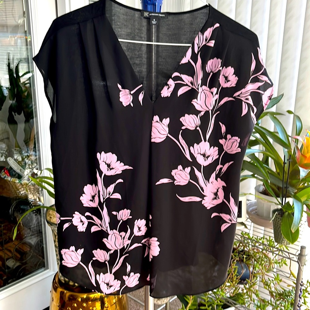 INC international shirt, M